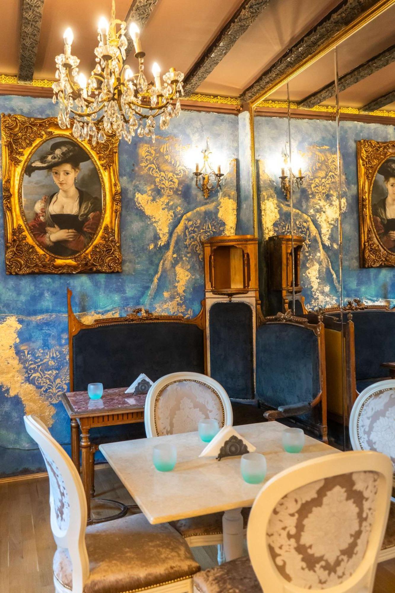 Conacul Coroanei Luxury Boutique Hotel Bukarest Kültér fotó