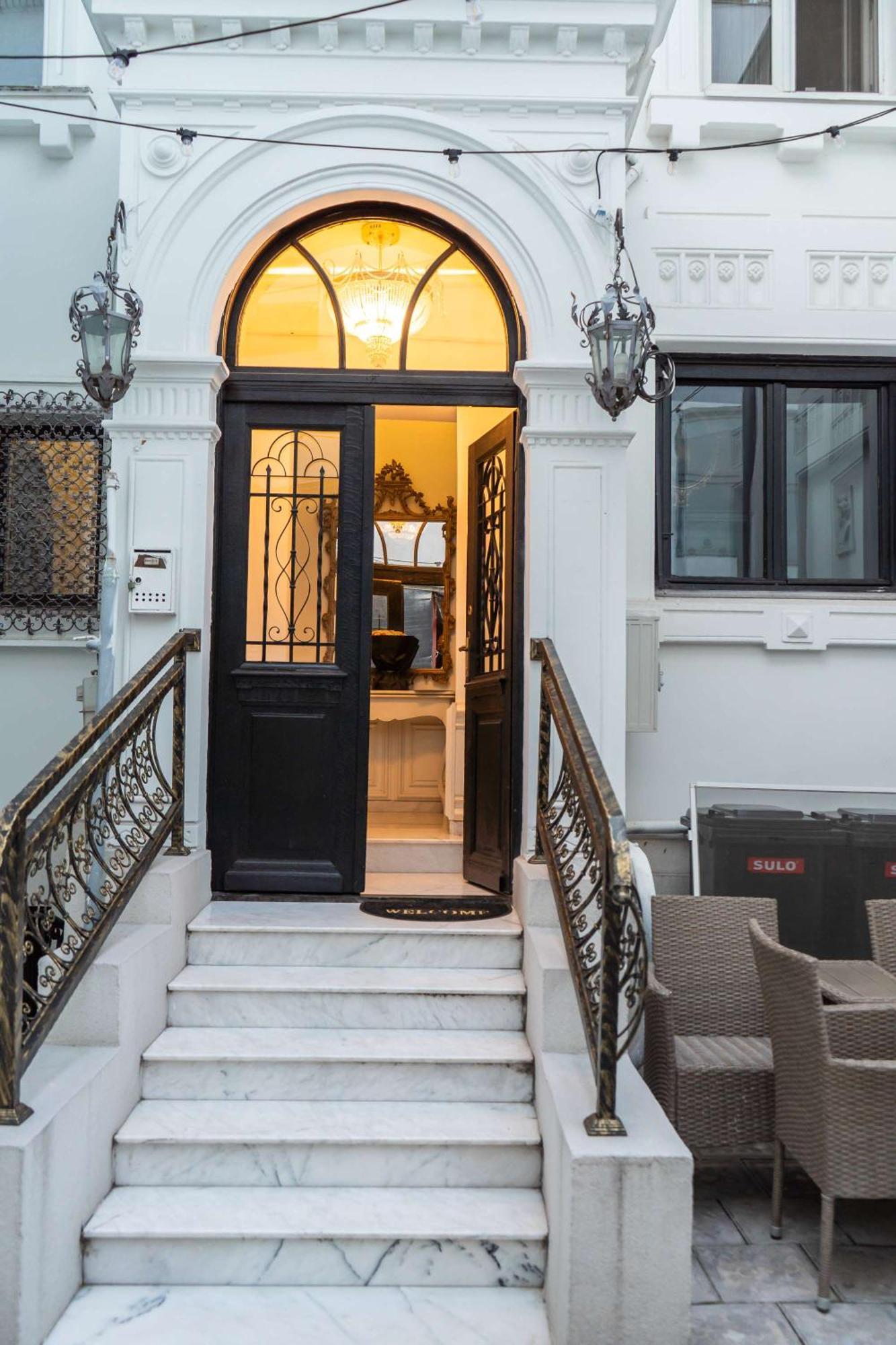 Conacul Coroanei Luxury Boutique Hotel Bukarest Kültér fotó