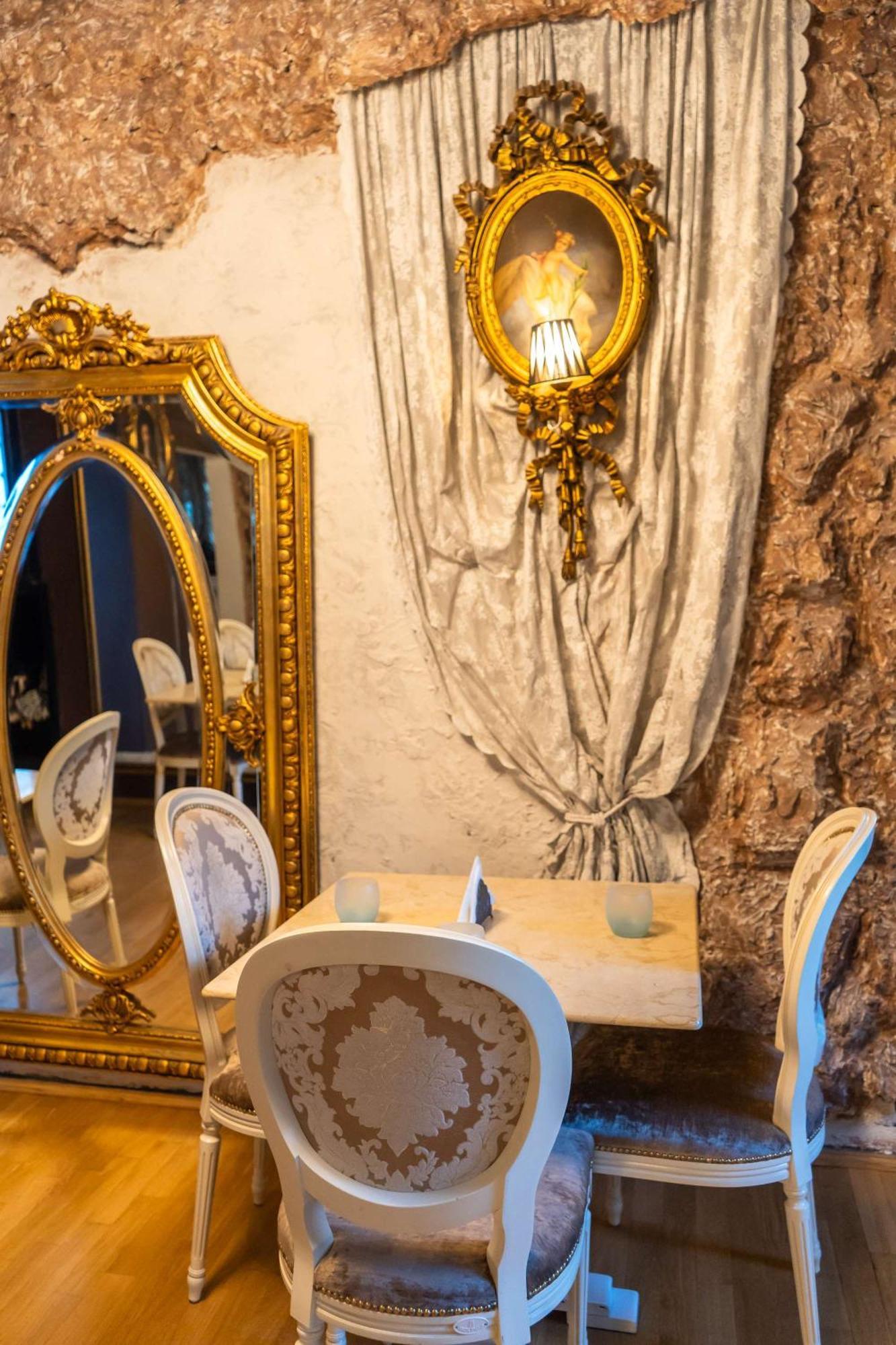 Conacul Coroanei Luxury Boutique Hotel Bukarest Kültér fotó