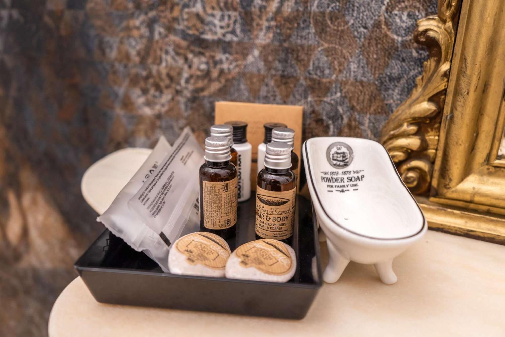 Conacul Coroanei Luxury Boutique Hotel Bukarest Kültér fotó