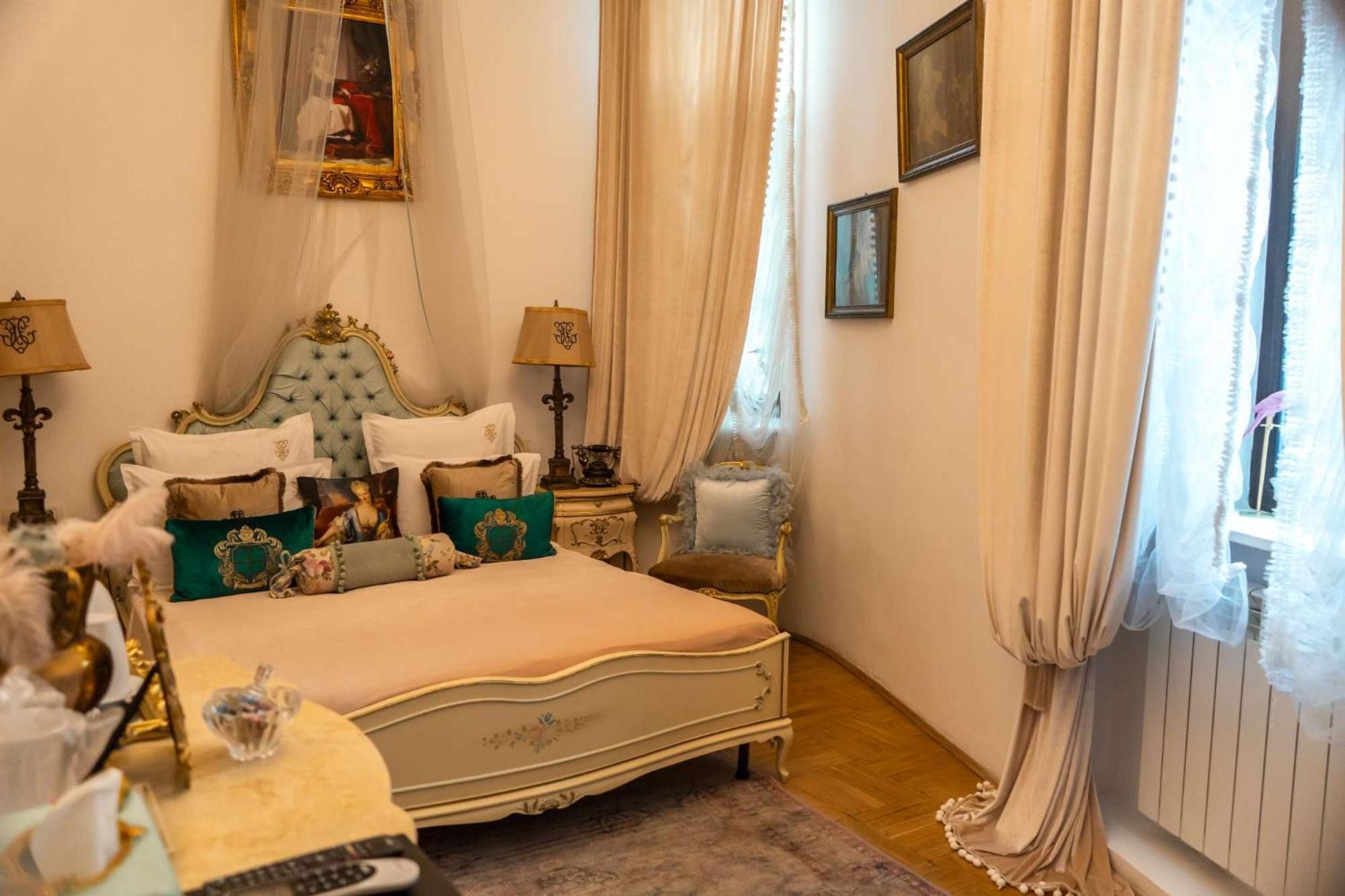 Conacul Coroanei Luxury Boutique Hotel Bukarest Kültér fotó