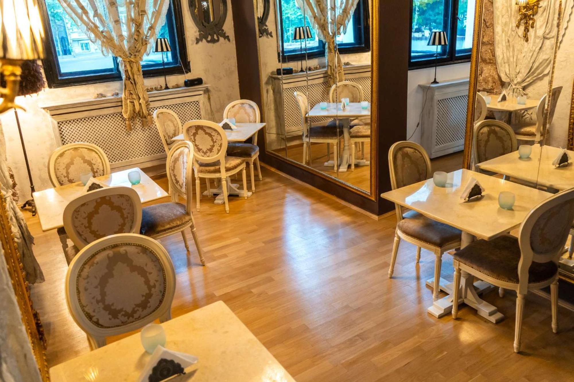 Conacul Coroanei Luxury Boutique Hotel Bukarest Kültér fotó