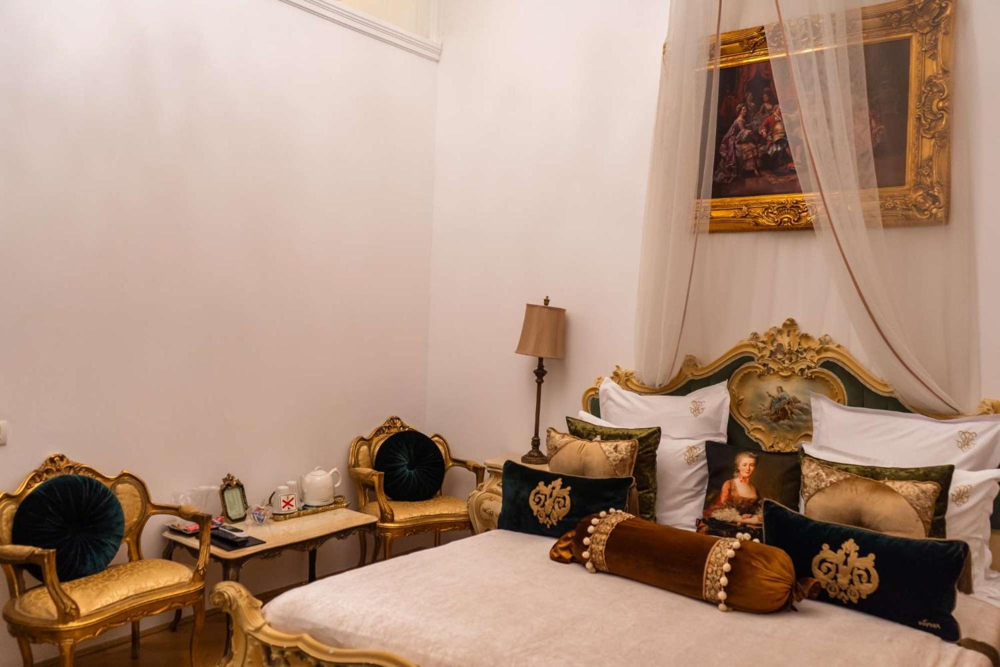 Conacul Coroanei Luxury Boutique Hotel Bukarest Kültér fotó