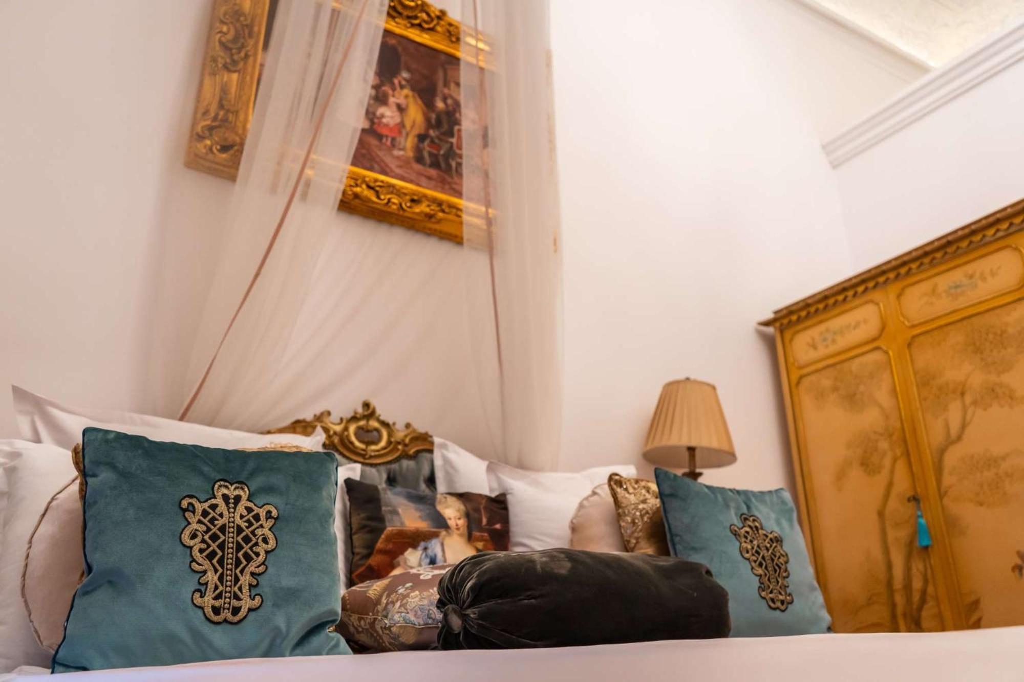 Conacul Coroanei Luxury Boutique Hotel Bukarest Kültér fotó