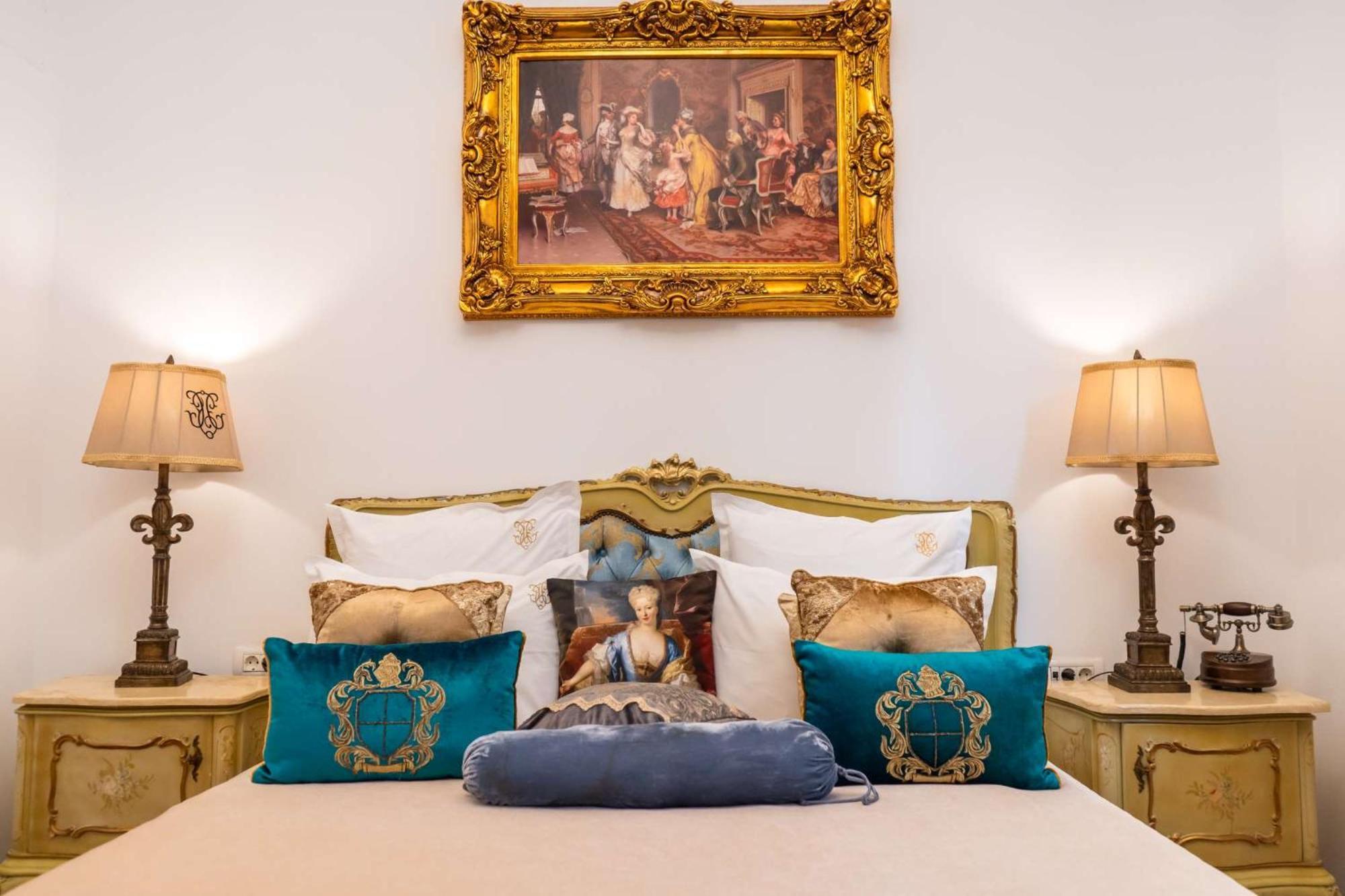 Conacul Coroanei Luxury Boutique Hotel Bukarest Kültér fotó
