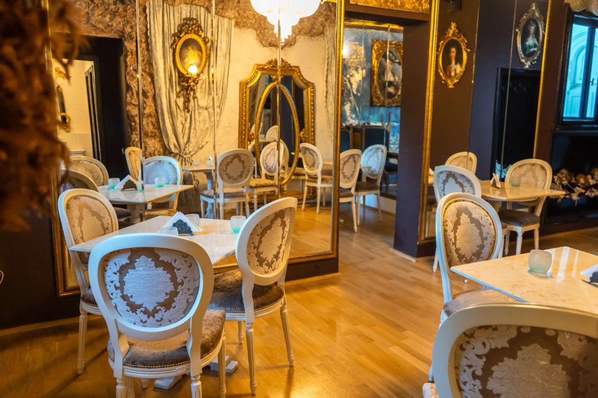 Conacul Coroanei Luxury Boutique Hotel Bukarest Kültér fotó