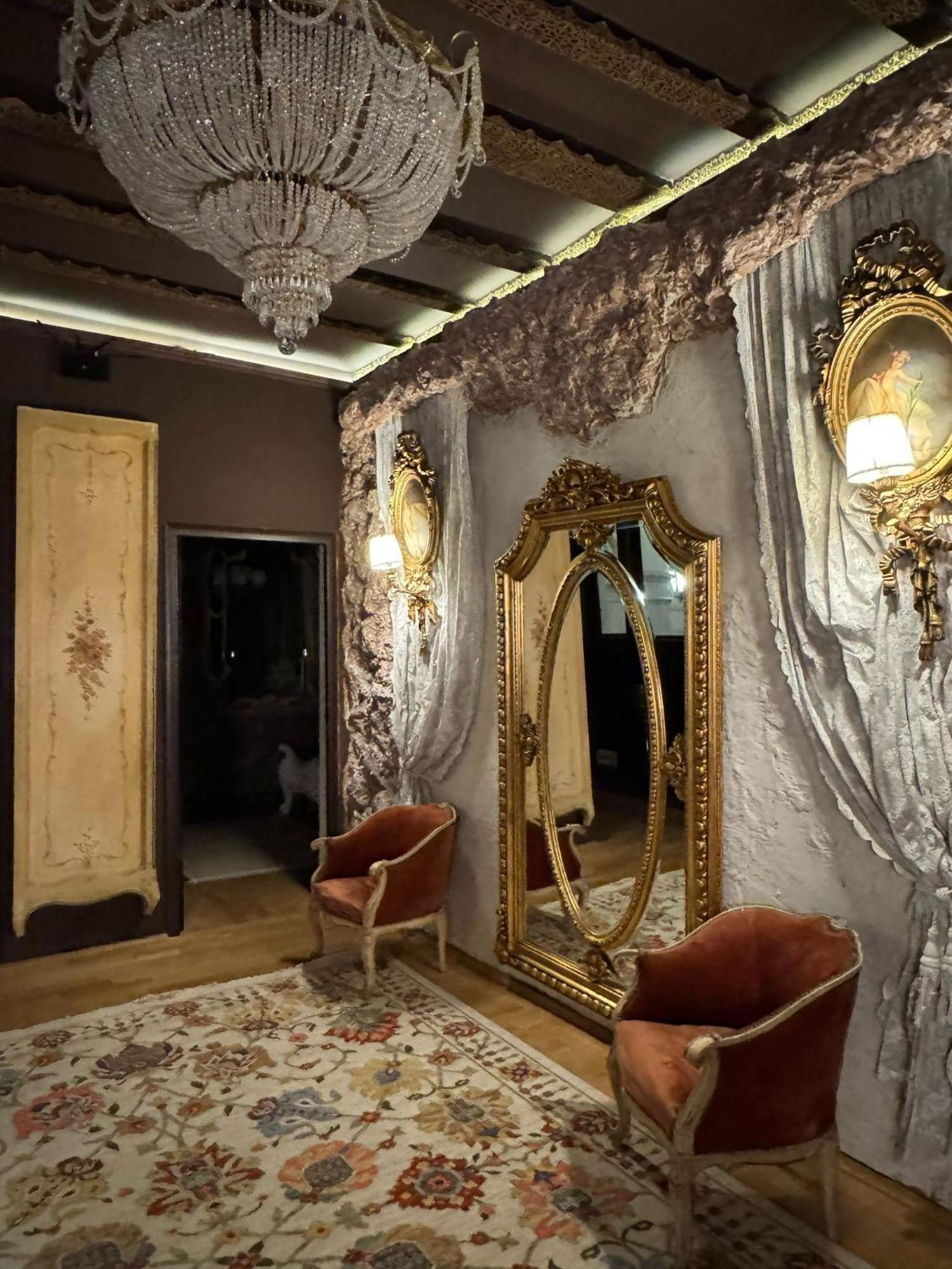 Conacul Coroanei Luxury Boutique Hotel Bukarest Kültér fotó